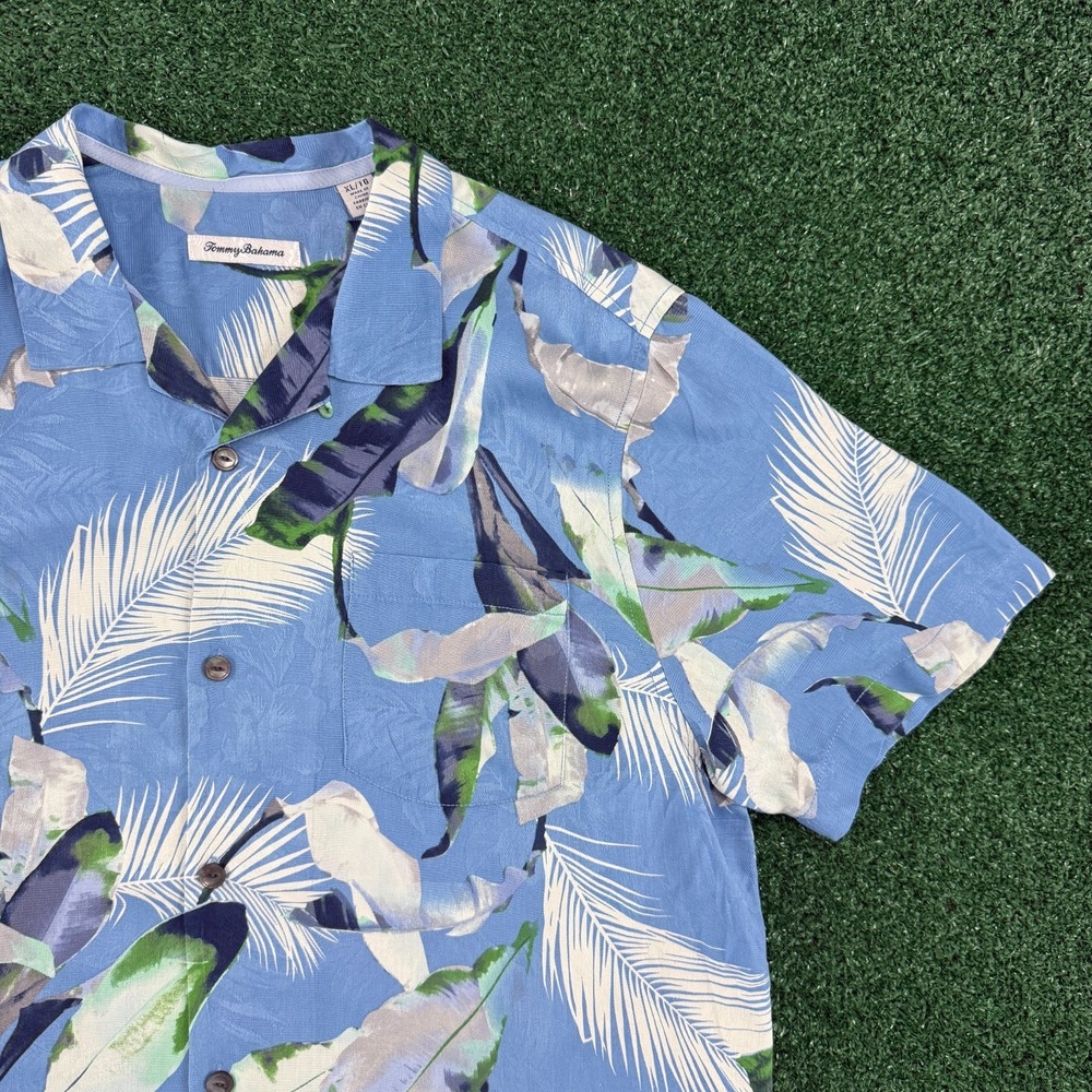 Tommy Bahama Mens Short Sleeve Button Shirt Size XL Silk Hawaiian Aloha Blue